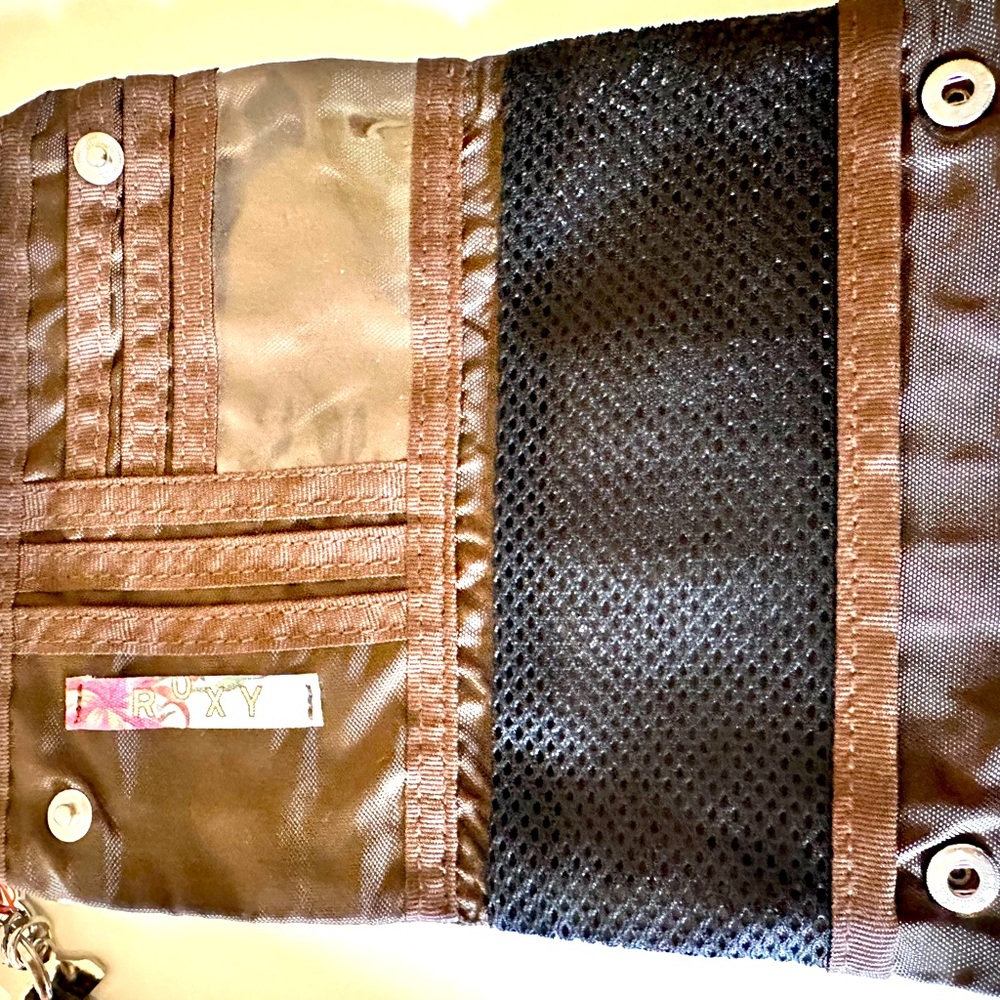 Roxy wristlet